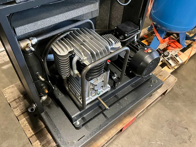 2010 abac b4900 zuigercompressor met buffertank - afbeelding 11 van  13
