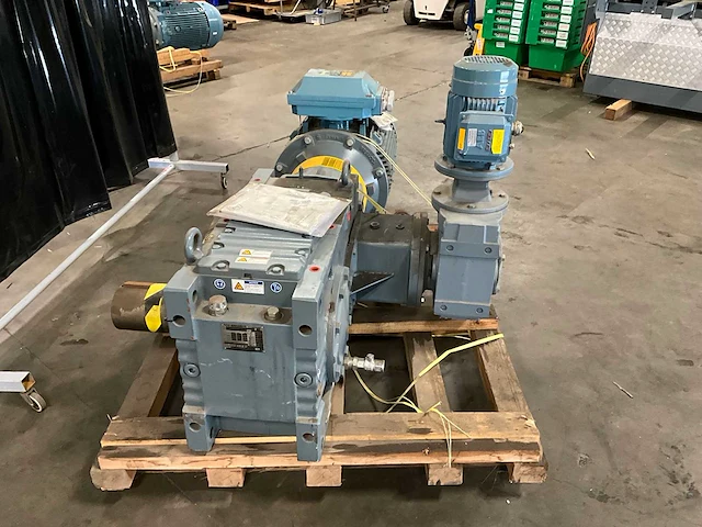 2010 abb / sew-eurodrive - 2010 - elektromotor met vertragingskast - afbeelding 11 van  15