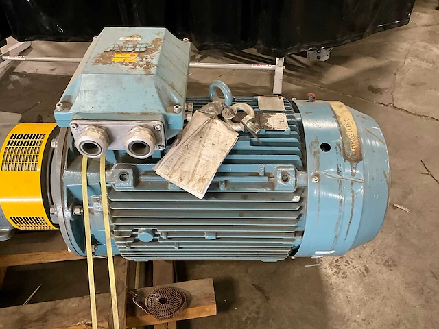 2010 abb / sew-eurodrive - 2010 - elektromotor met vertragingskast - afbeelding 14 van  15