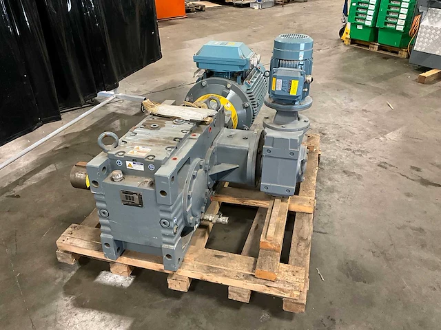 2010 abb / sew-eurodrive elektromotor met vertragingskast - afbeelding 9 van  14