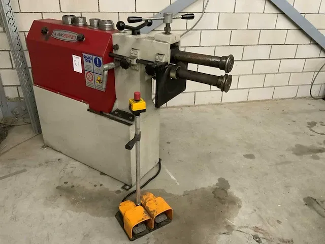 2010 akayapak akm-250 akbend voormachine - afbeelding 1 van  11