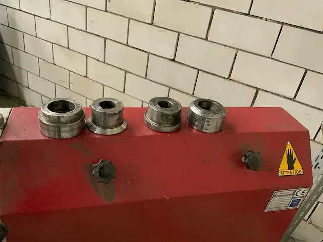 2010 akayapak akm-250 akbend voormachine - afbeelding 10 van  11
