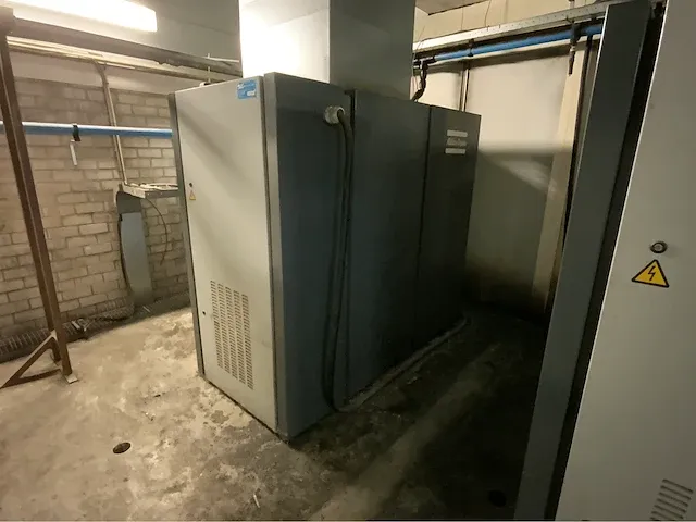 2010 atlas copco ga45p workplace air system schroefcompressor - afbeelding 2 van  9