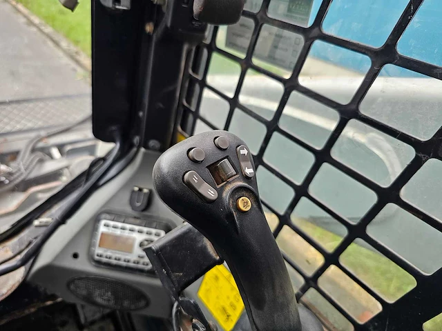 2010 bobcat t650 schranklader - afbeelding 5 van  32