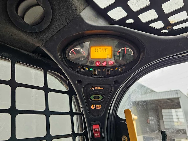 2010 bobcat t650 schranklader - afbeelding 8 van  32