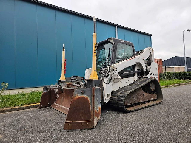 2010 bobcat t650 schranklader - afbeelding 1 van  32