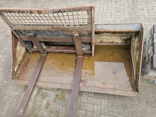 2010 bobcat t650 schranklader - afbeelding 22 van  32