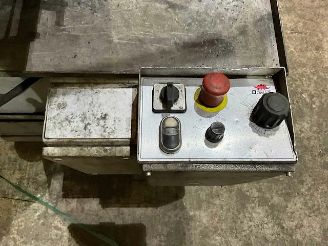 2010 bomar ergonomic 320.250 dgsh lintzaagmachine - afbeelding 6 van  8