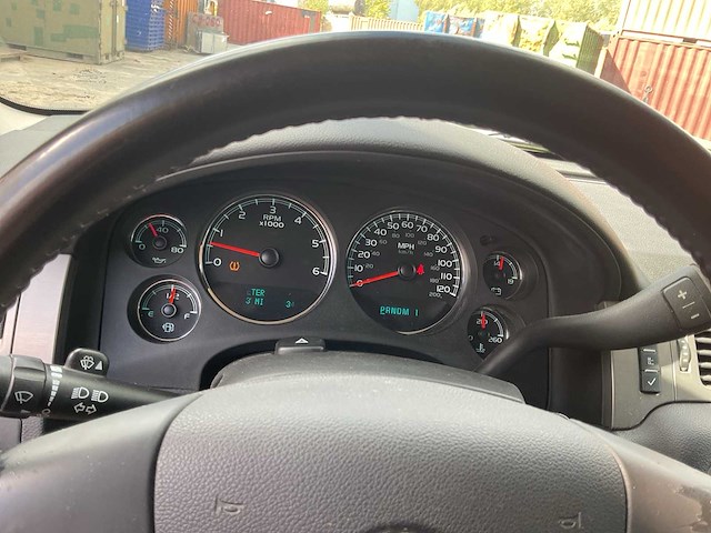 2010 chevrolet suburban suv personenauto - afbeelding 11 van  15