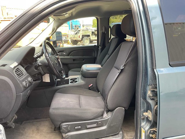 2010 chevrolet suburban suv personenauto - afbeelding 9 van  15