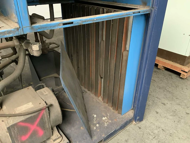 2010 compair d50hsr-10a olievrije compressor - defect - afbeelding 10 van  10