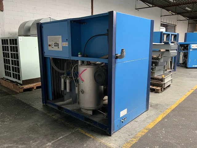 2010 compair d50hsr-10a olievrije compressor - defect - afbeelding 2 van  10