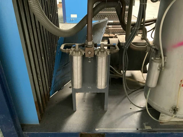2010 compair d50hsr-10a olievrije compressor - defect - afbeelding 4 van  10