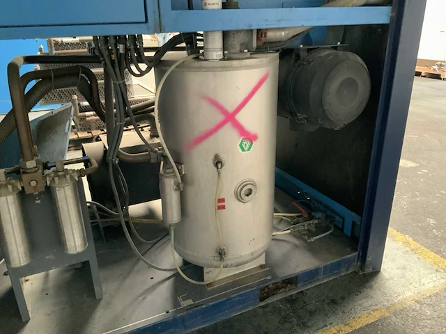 2010 compair d50hsr-10a olievrije compressor - defect - afbeelding 5 van  10