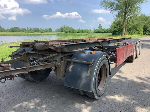 2010 container vrachtwagen/trailer combinatie - afbeelding 12 van  36
