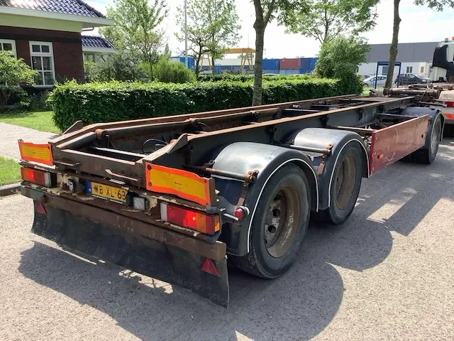2010 container vrachtwagen/trailer combinatie - afbeelding 17 van  36
