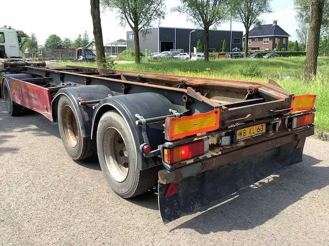 2010 container vrachtwagen/trailer combinatie - afbeelding 18 van  36
