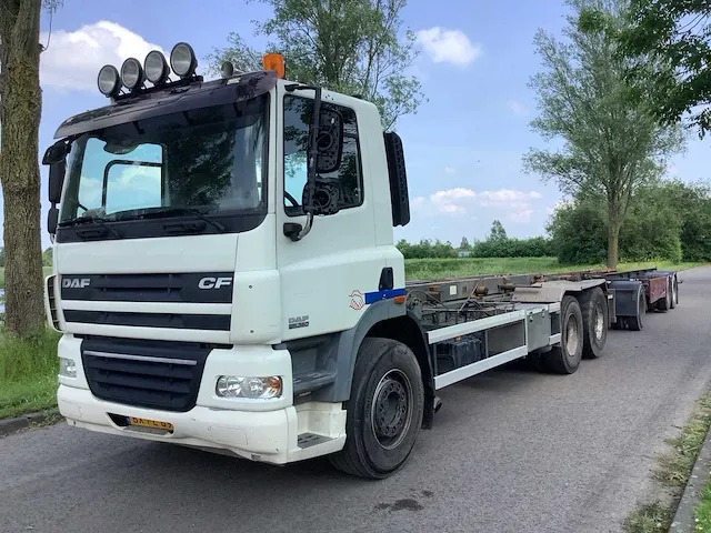 2010 container vrachtwagen/trailer combinatie - afbeelding 1 van  36