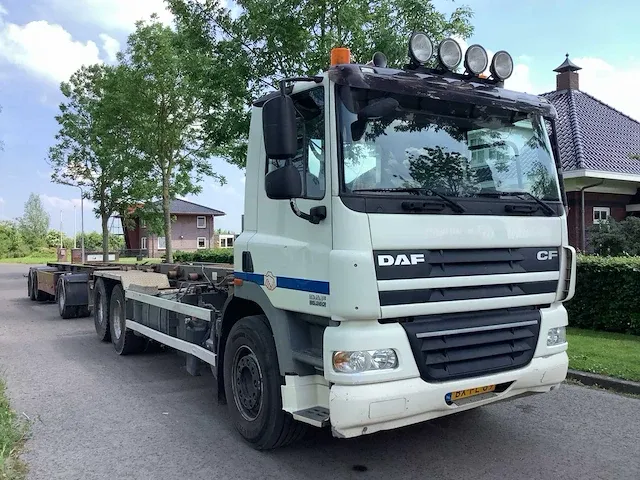 2010 container vrachtwagen/trailer combinatie - afbeelding 2 van  36