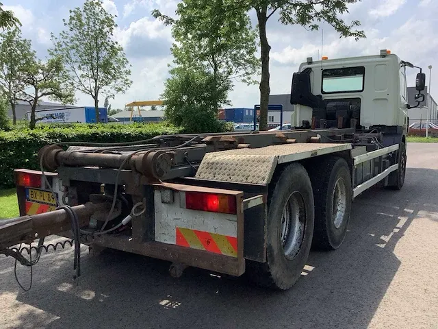 2010 container vrachtwagen/trailer combinatie - afbeelding 4 van  36