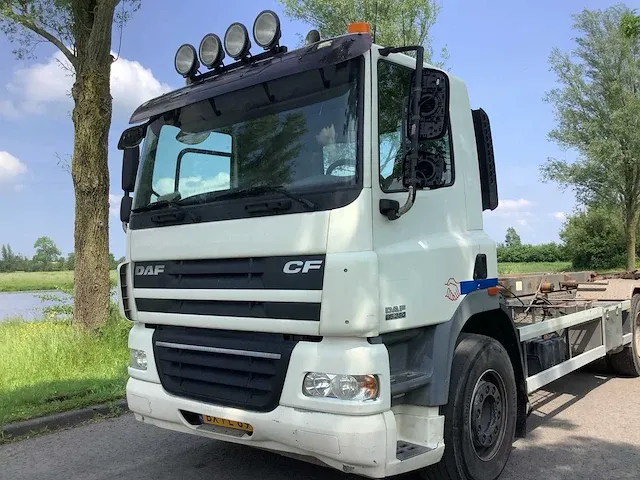 2010 container vrachtwagen/trailer combinatie - afbeelding 6 van  36