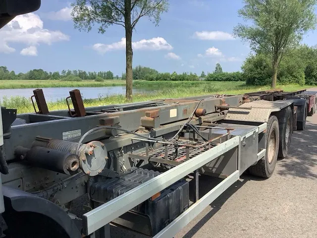 2010 container vrachtwagen/trailer combinatie - afbeelding 9 van  36