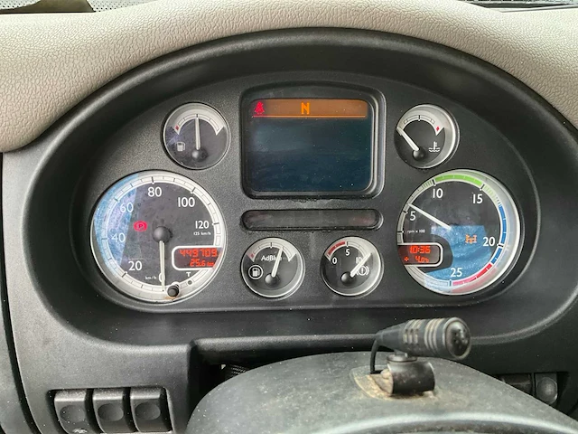 2010 daf cf85.360 vrachtwagen met hiab autolaadkraan - afbeelding 30 van  47