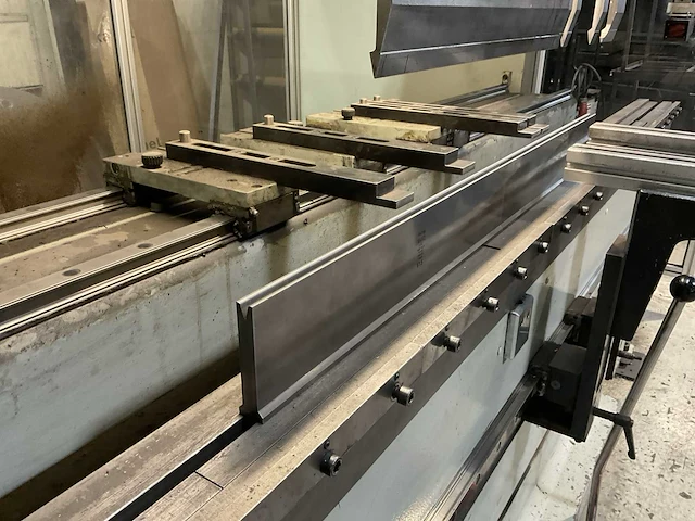 2010 darley ehp 130 cl cnc kantbank - afbeelding 2 van  27