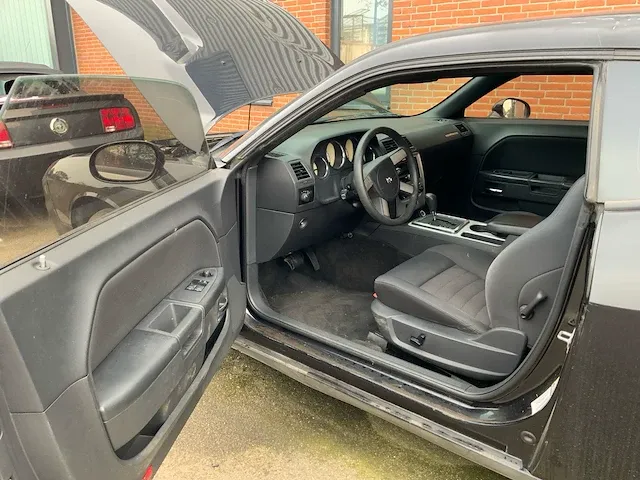 2010 dodge challenger v6 coupe personenauto - afbeelding 9 van  21