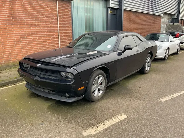 2010 dodge challenger v6 coupe personenauto - afbeelding 1 van  21
