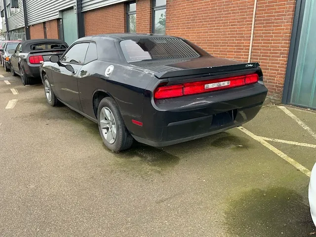 2010 dodge challenger v6 coupe personenauto - afbeelding 17 van  21