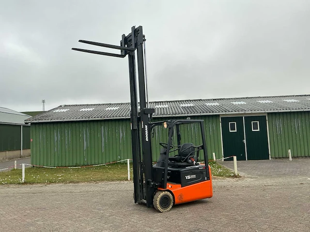 2010 doosan b15t-5 vorkheftruck - afbeelding 3 van  11