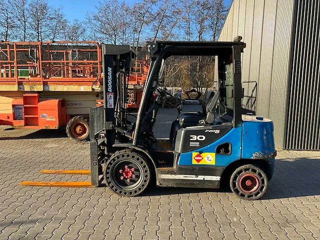 2010 doosan d30s-5 diesel vorkheftruck - afbeelding 12 van  33
