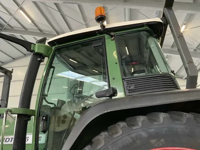 2010 fendt 716 vario tms “trimble gps” tractor - afbeelding 51 van  53
