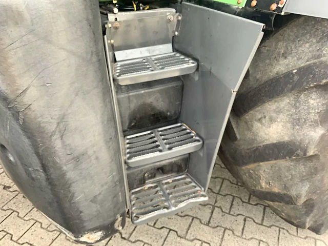 2010 fendt 718 vario vierwielaangedreven landbouwtractor - afbeelding 15 van  33