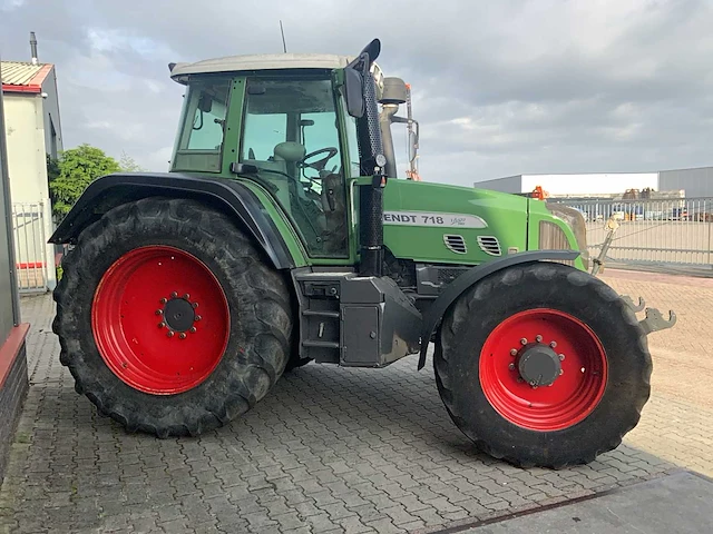 2010 fendt 718 vario vierwielaangedreven landbouwtractor - afbeelding 28 van  33