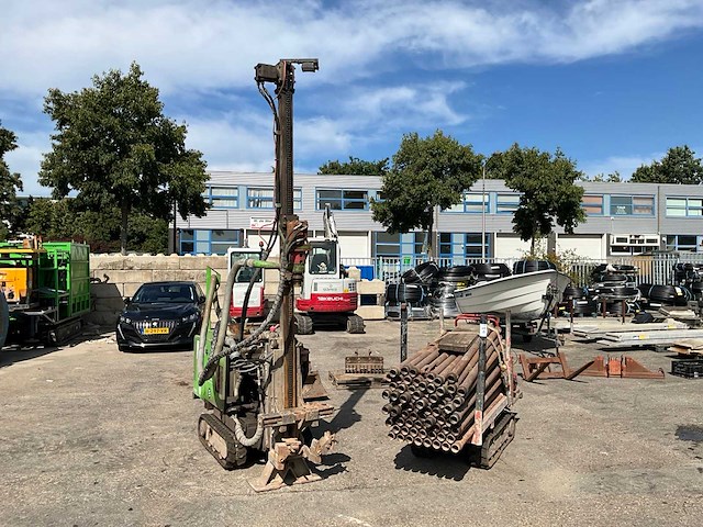 2010 geotool gtr780 grondboor installatie met rupsdumper - afbeelding 12 van  31