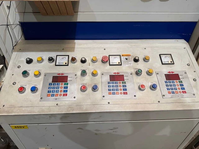 2010 high point hp 400-3 horizontale bandzaagmachine v.v. 3 zaagkoppen - afbeelding 20 van  24
