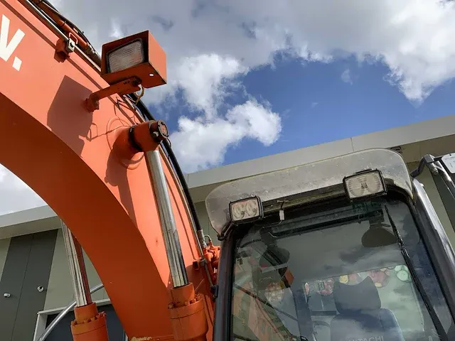 2010 hitachi zaxis 110-3 rupsgraafmachine - afbeelding 16 van  43