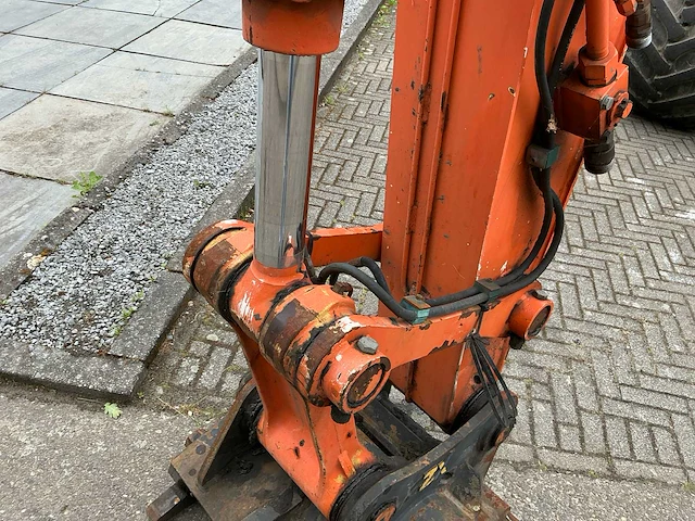 2010 hitachi zx140w-3 banden graafmachine - afbeelding 26 van  48