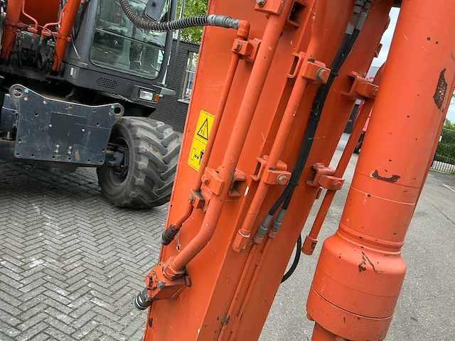 2010 hitachi zx140w-3 banden graafmachine - afbeelding 27 van  48