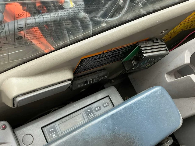 2010 hitachi zx140w-3 banden graafmachine - afbeelding 32 van  48