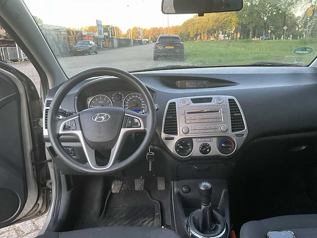 2010 hyundai i20 personenauto - afbeelding 6 van  23