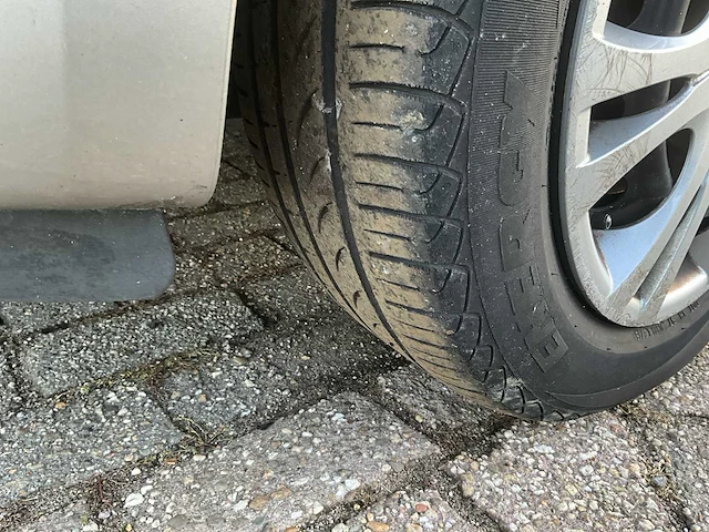 2010 hyundai i20 personenauto - afbeelding 9 van  23