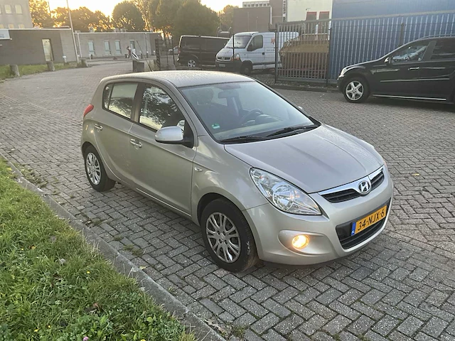 2010 hyundai i20 personenauto - afbeelding 17 van  23