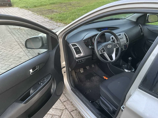 2010 hyundai i20 personenauto - afbeelding 21 van  23