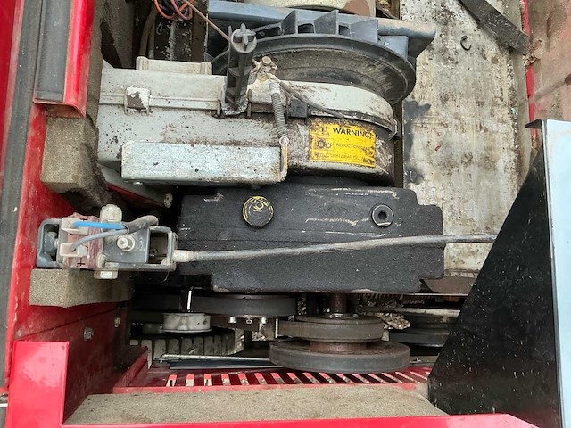 2010 ipc lion 1200 me zelfrijdende veegmachine - afbeelding 15 van  24