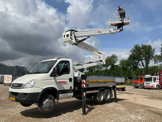 2010 iveco daily snake 2714 compact auto hoogwerker 27m - afbeelding 1 van  37