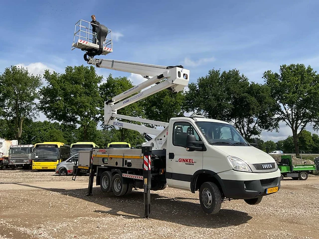 2010 iveco daily snake 2714 compact auto hoogwerker 27m - afbeelding 23 van  37