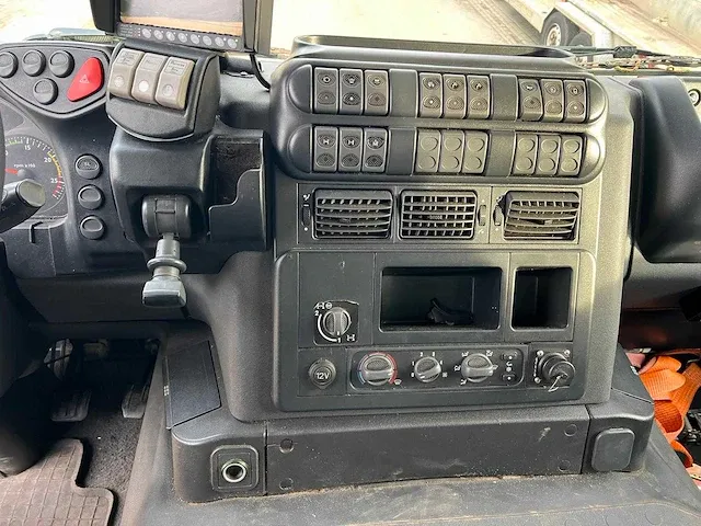 2010 iveco trakker 410 6x4 kipper met hmf bdv-100 kraan - afbeelding 5 van  27